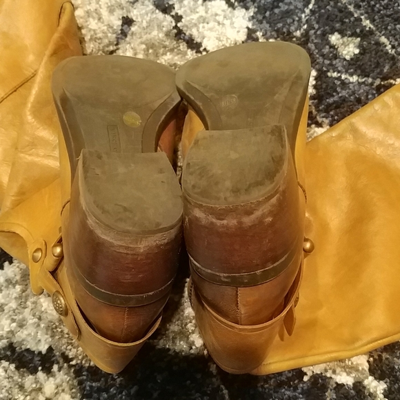 Boots - Picture 7 of 8